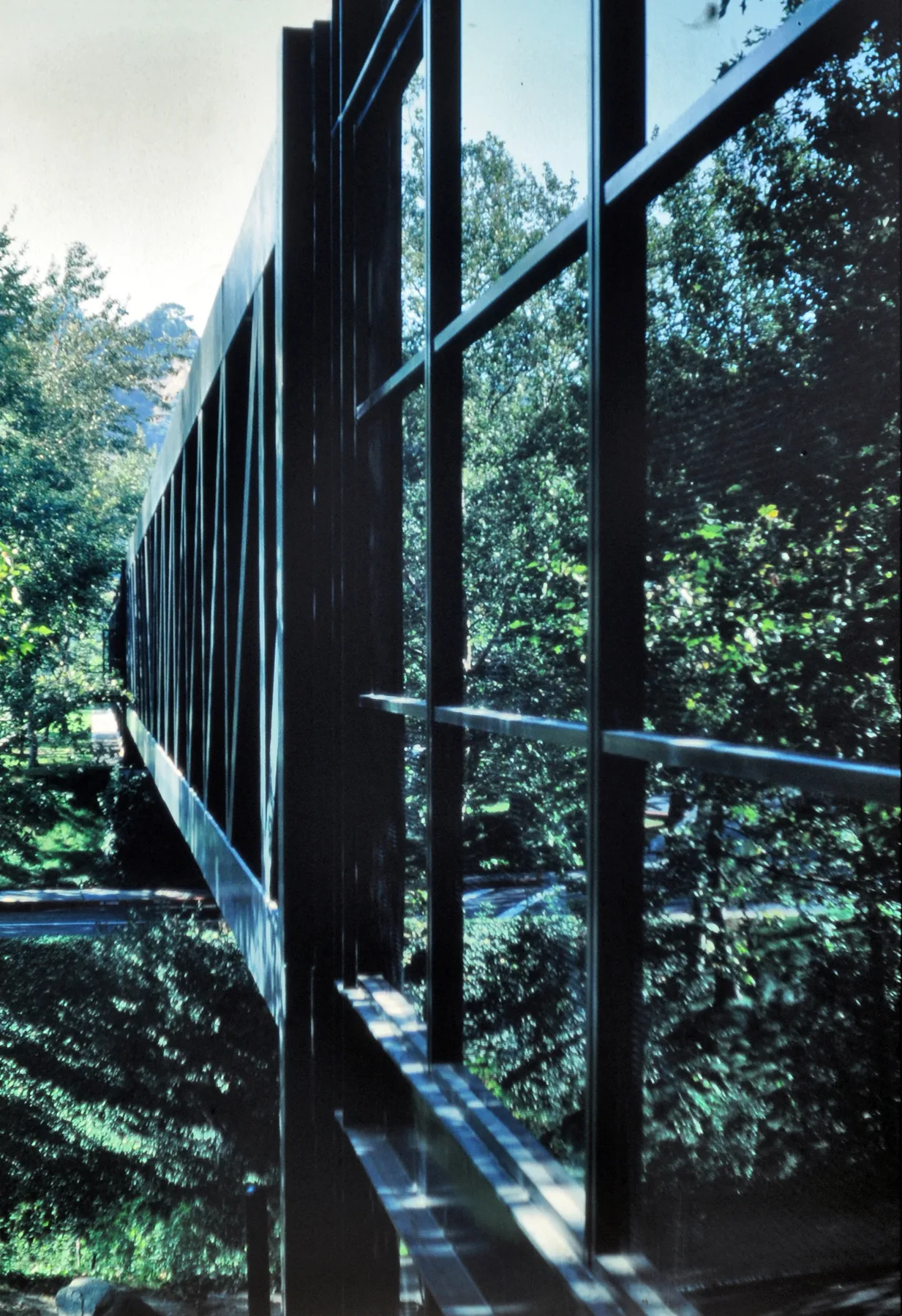 The steel truss of Craig Ellwood's Art Center College of Design crossing the ravine beneath it, Pasadena.
